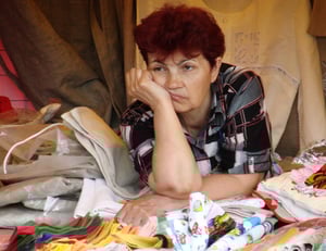 Souvenir_Seller_-_Moscow_-_Russia_cropped.jpg